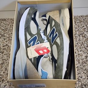 (Brand New) New Balance 990 v3 Olive Blue Size 13 Mens